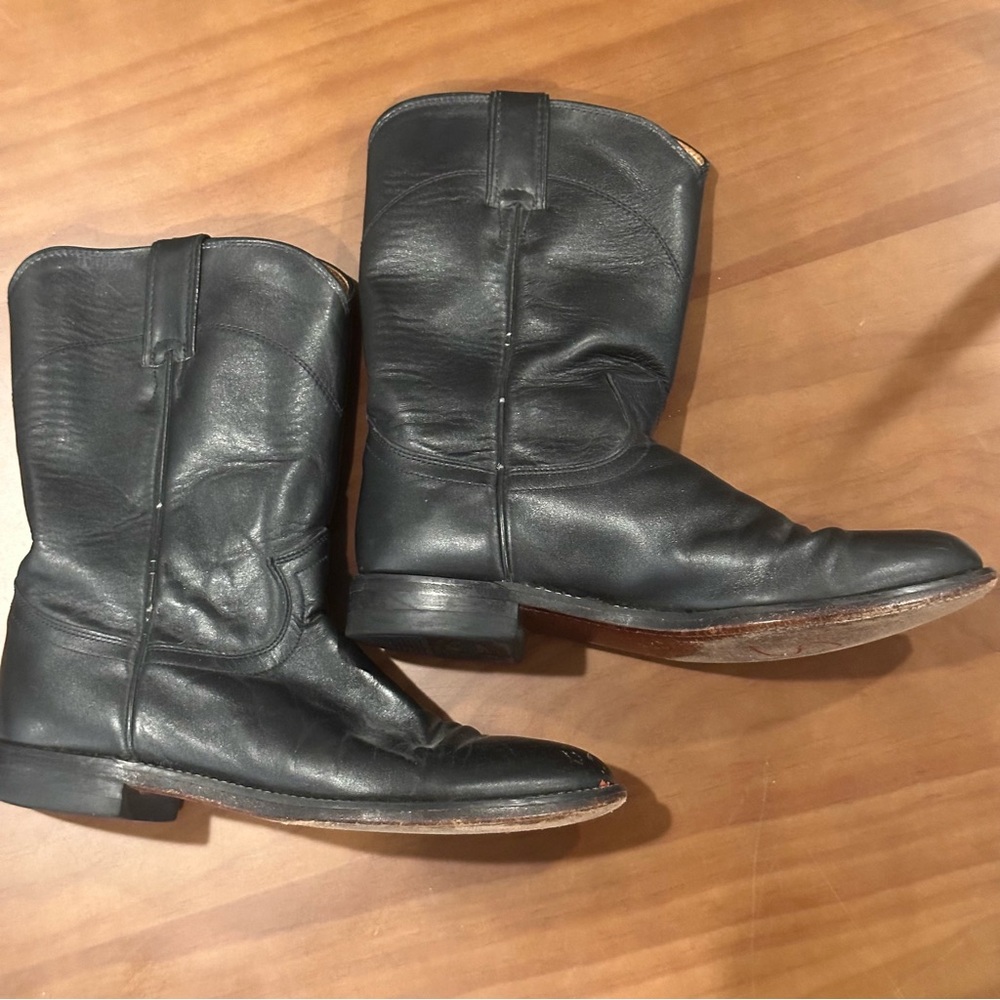 Justin Boots Dark Leather Cowboy Boots

🔥CLOSE OUT PRICE🔥